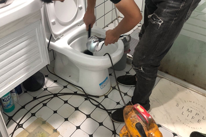 呼兰疏通下水道