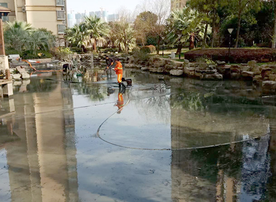 呼兰景观池淤泥清理