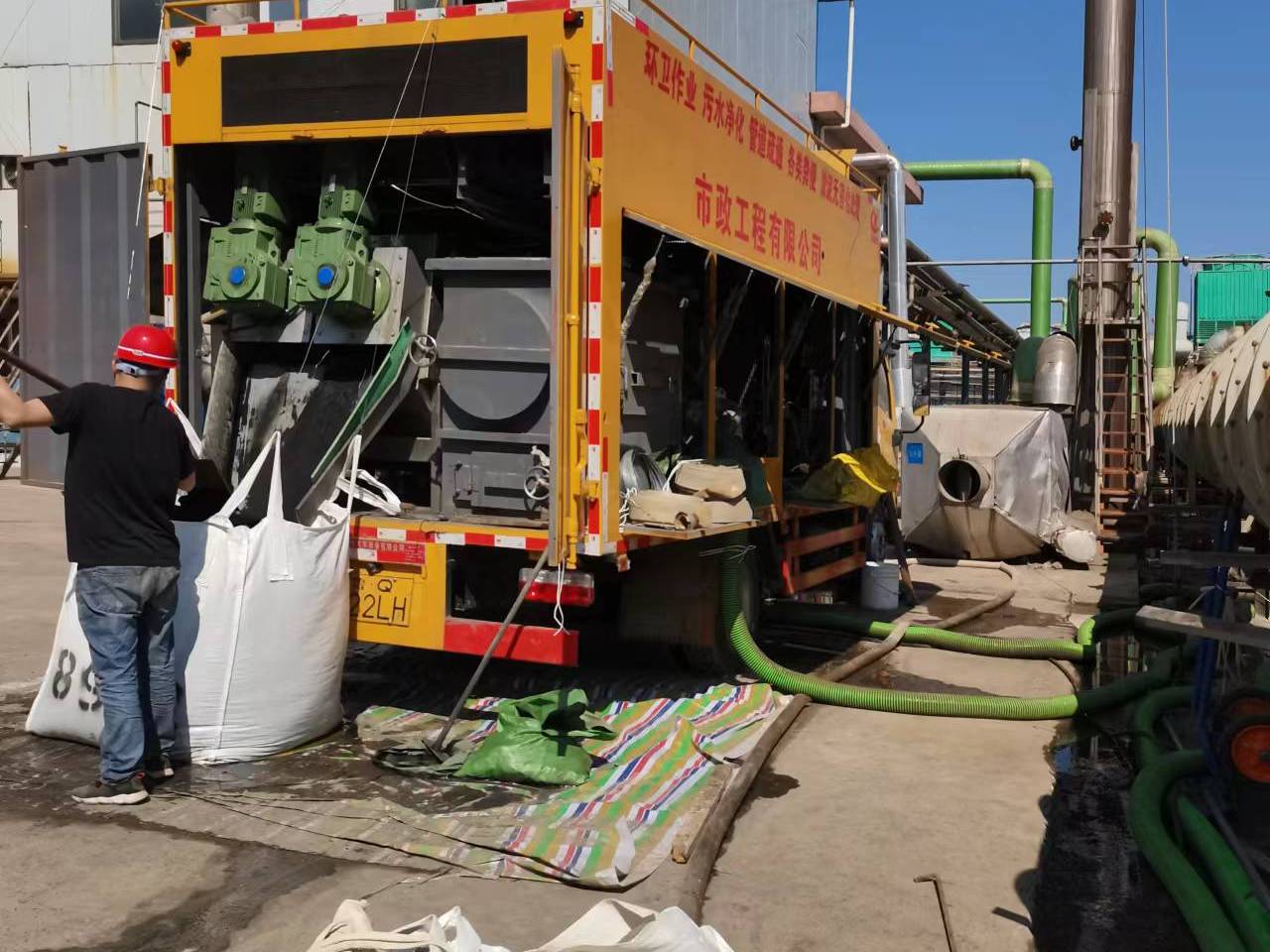 呼兰淤泥压干处理